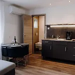 Nyirfa Apartment *