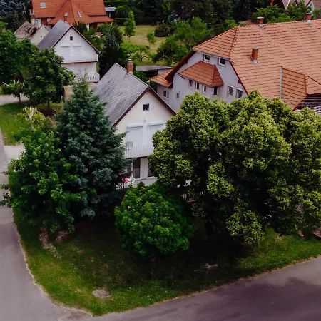 Nyirfa * פוניארצוושהג'