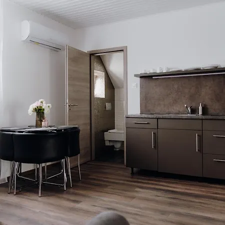Nyirfa Apartment