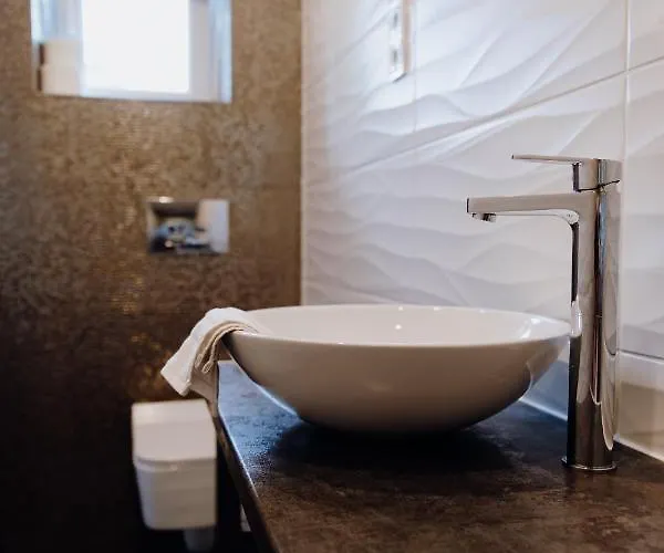 Nyirfa * פוניארצוושהג'